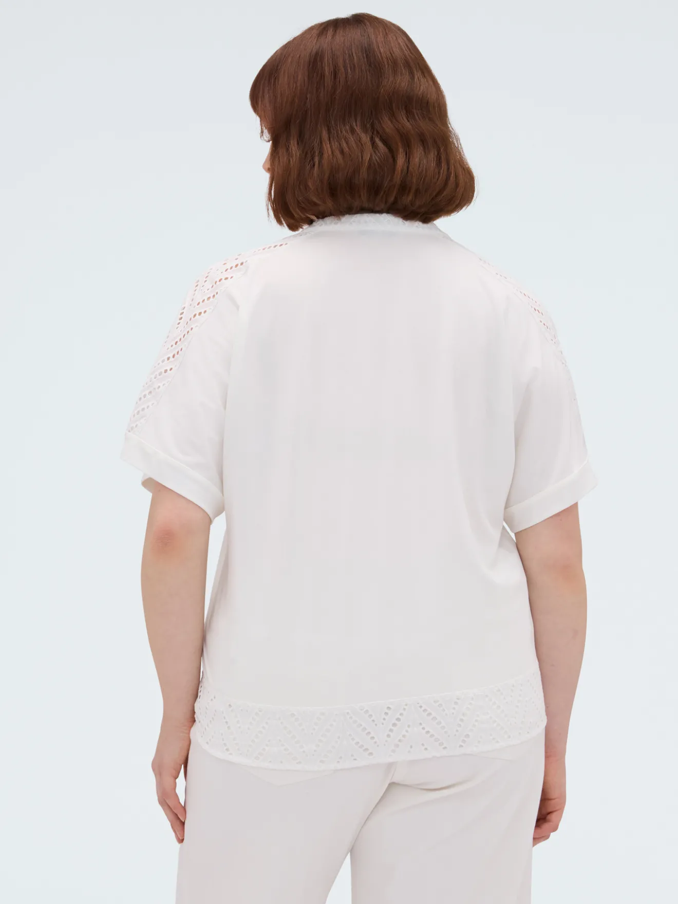 Blusa in sangallo con nodo