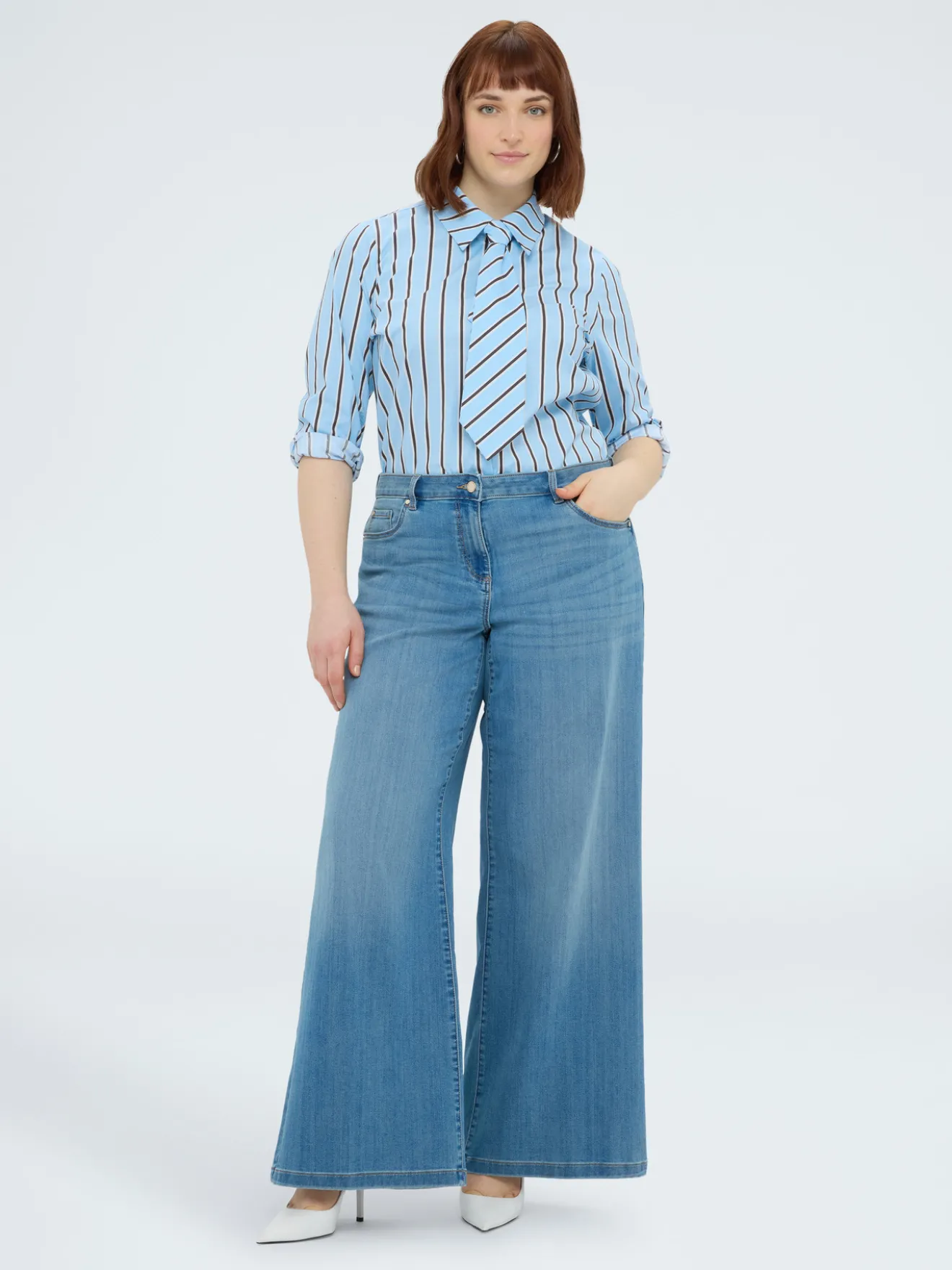 Camicia a righe con cravattina