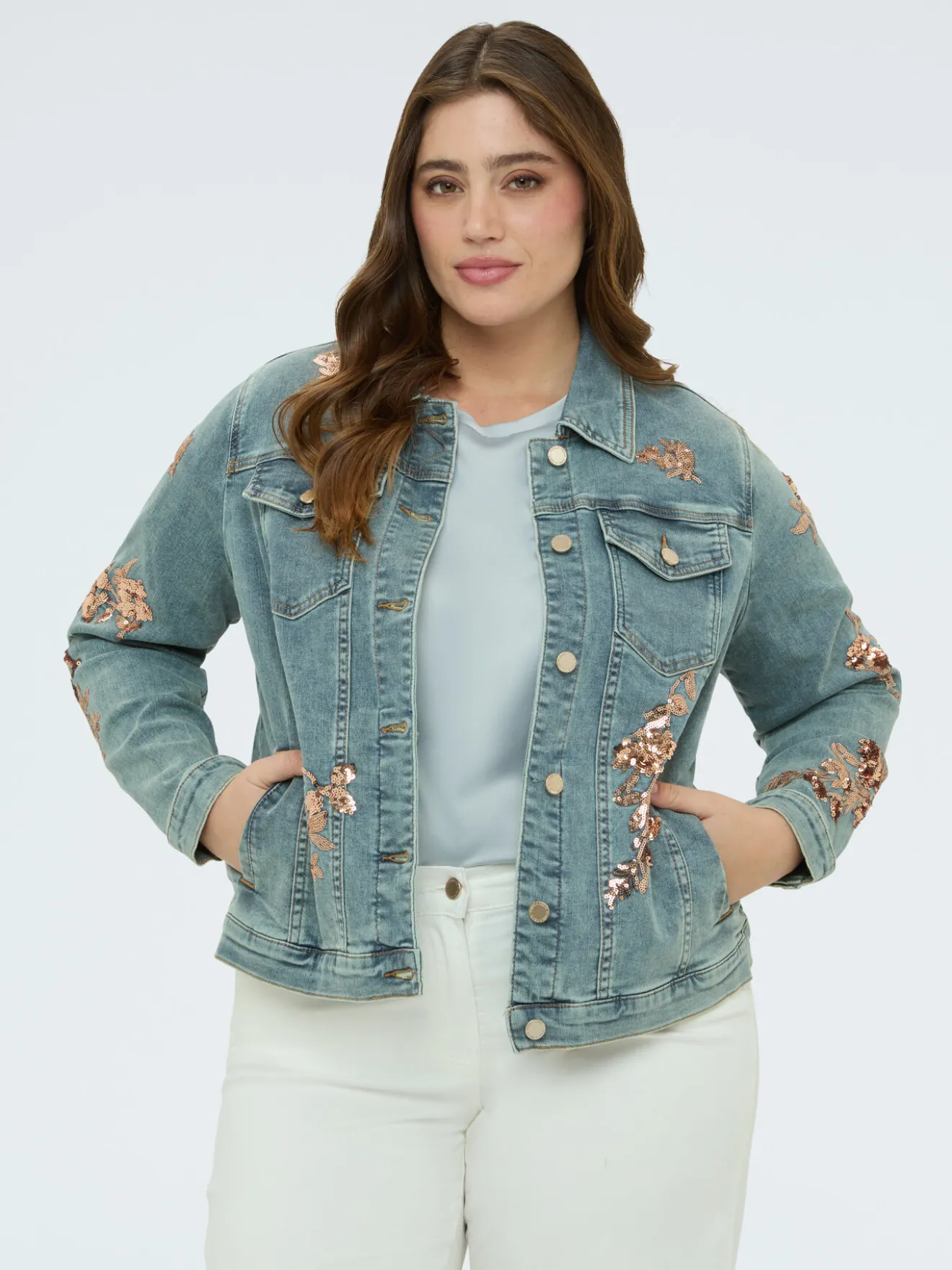 Giacca in denim con ricami floreali in paillettes