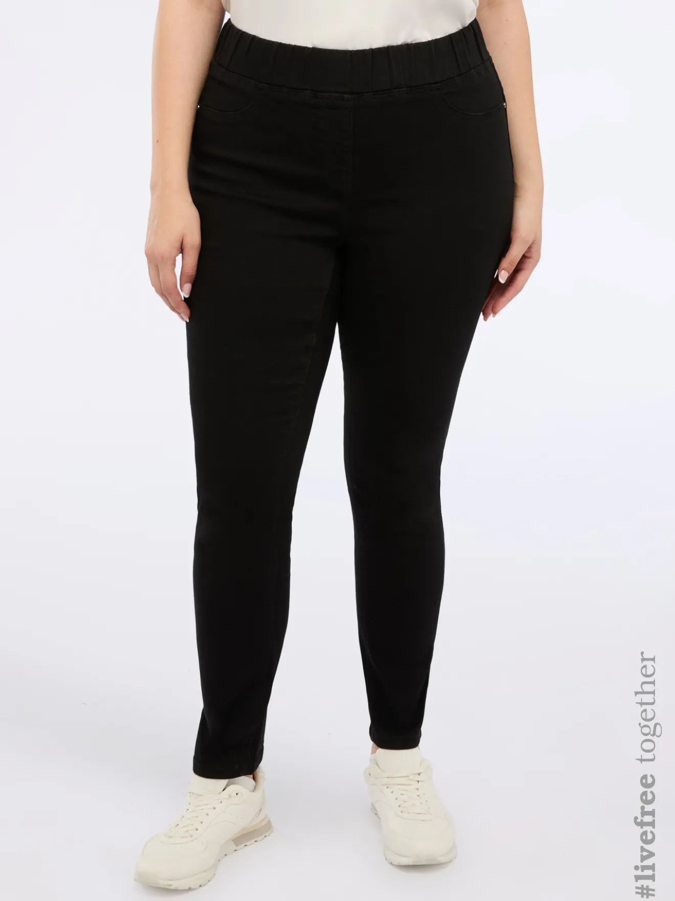 Jeggings total black con vita elasticizzata
