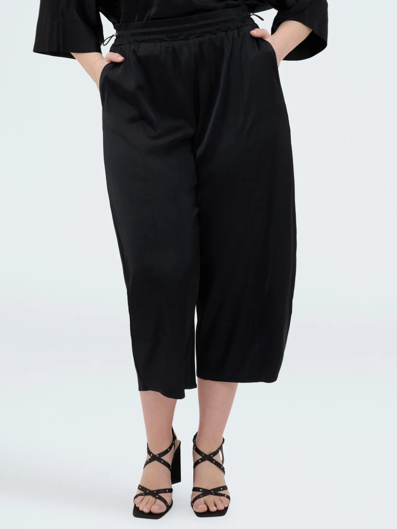 Pantaloni Balloon in raso stretch