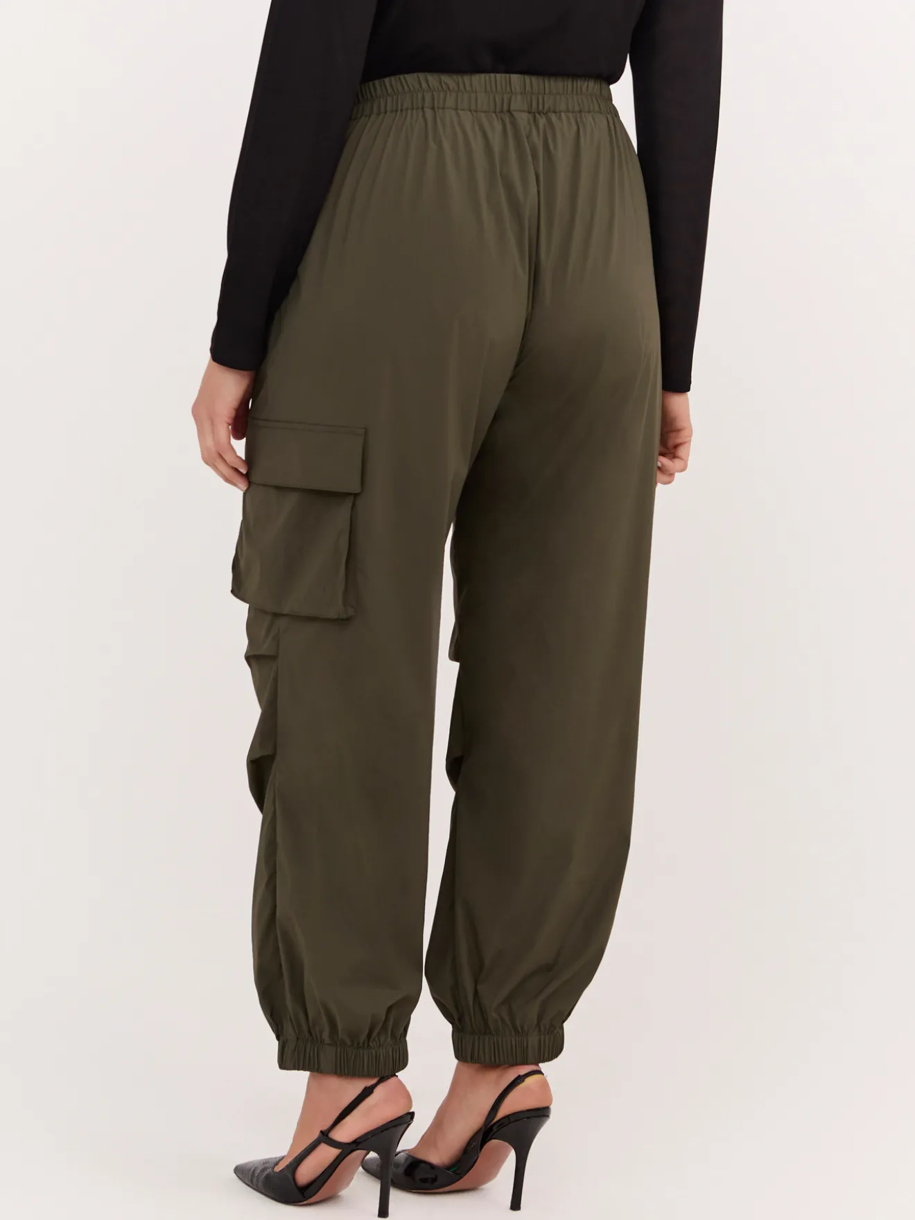 Pantaloni cargo in nylon