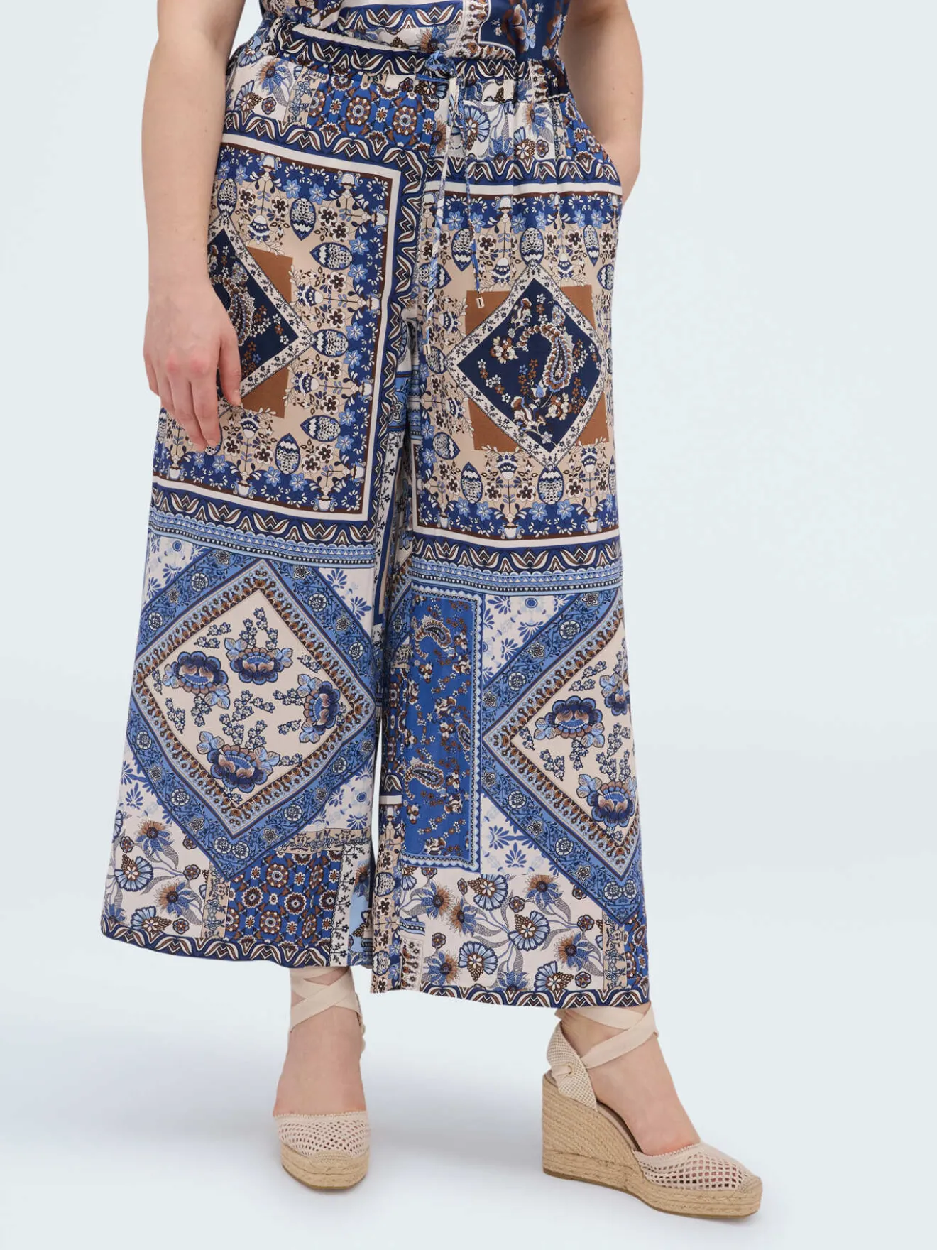Pantaloni cropped in viscosa