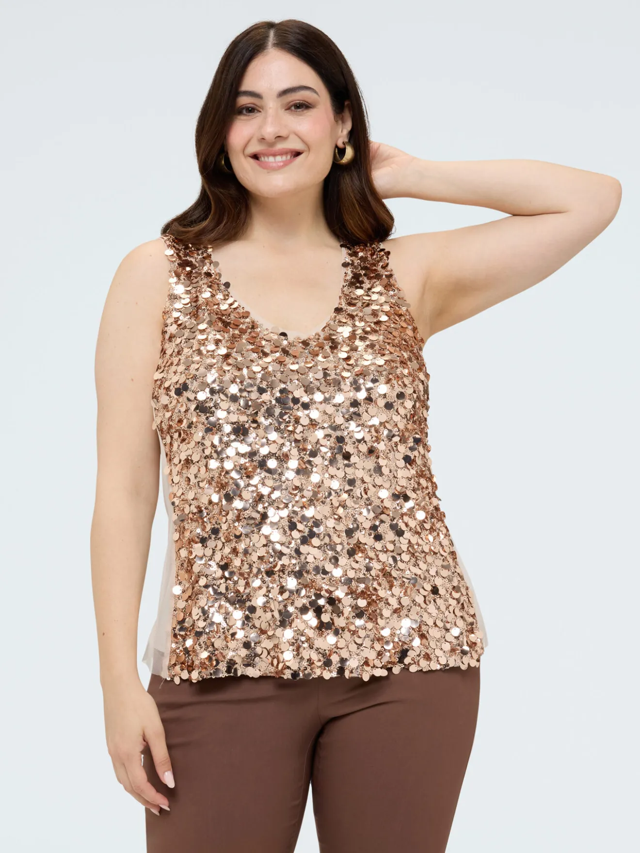 Top con paillettes e scollo a V