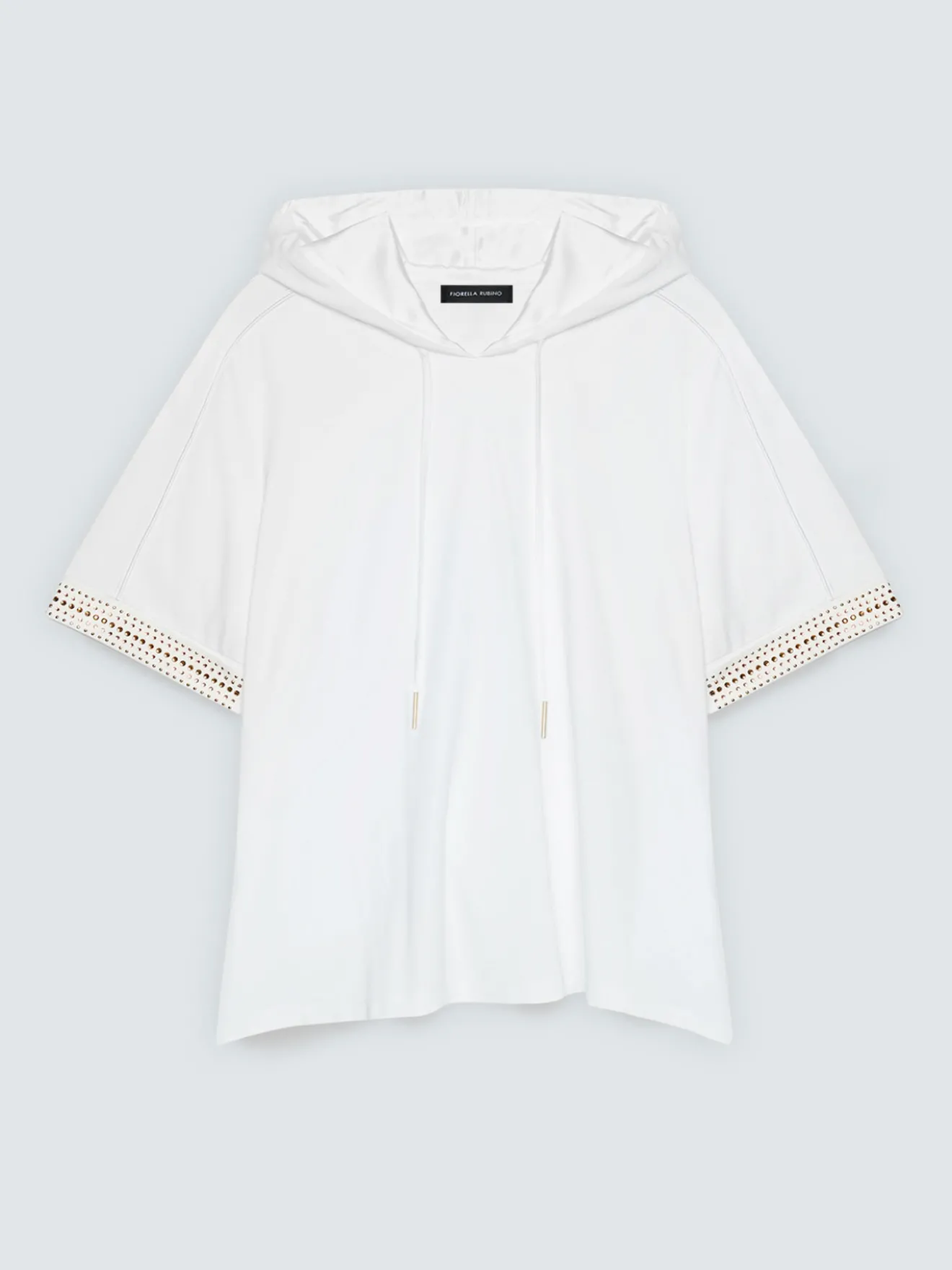 T-shirt con cappuccio e bordini hotfix