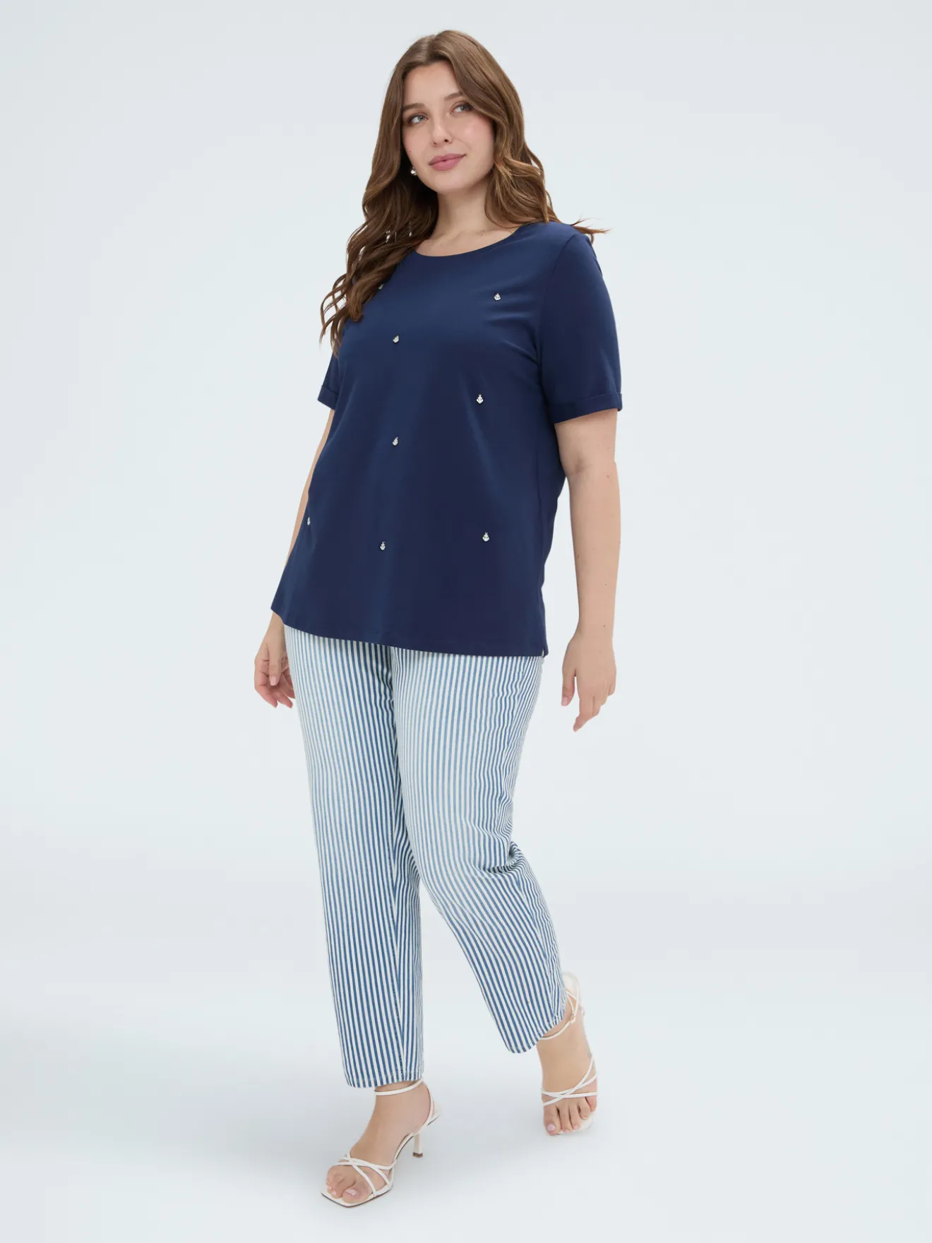 T-shirt in cotone con charms
