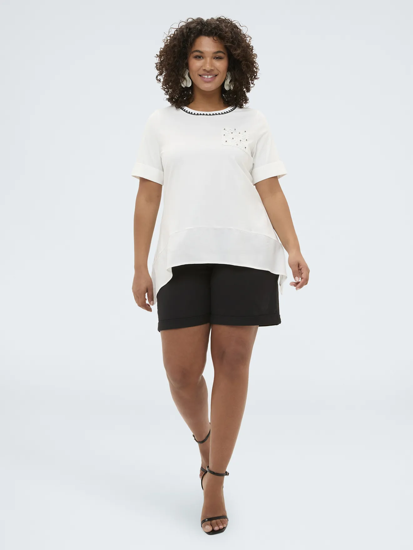 T-shirt in jersey con dettaglio uncinetto