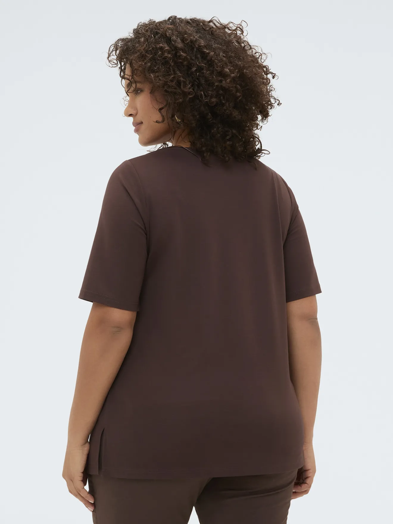 T-shirt in jersey con nodo e drappeggio